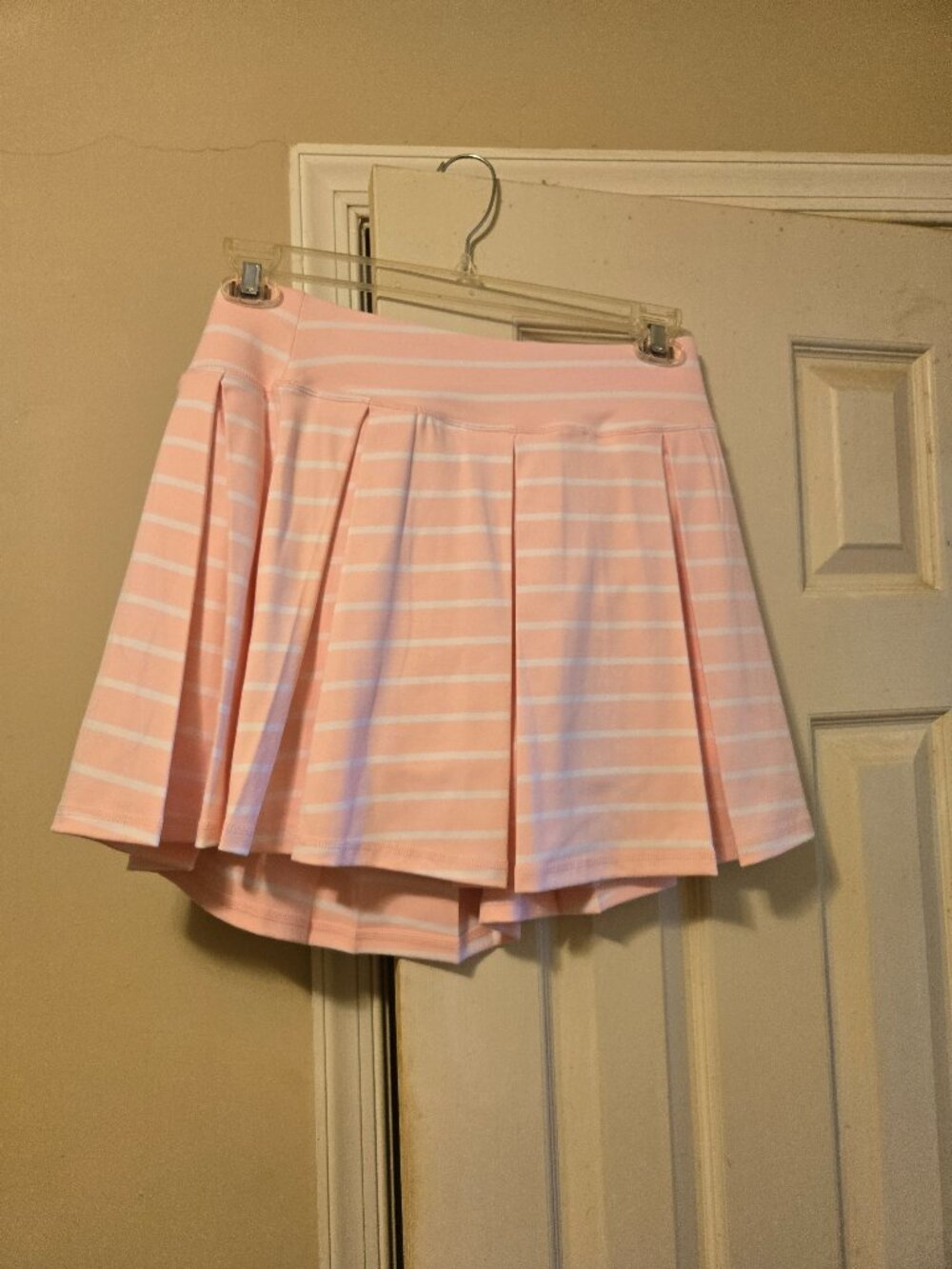 Crown & Ivy L pink/white stripe skort, NWT